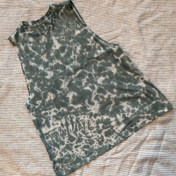 Lululemon All Yours Tank, size 8, Marmoleado Tie Dye Ocean Air Tidewater Teal - Picture 2 of 5